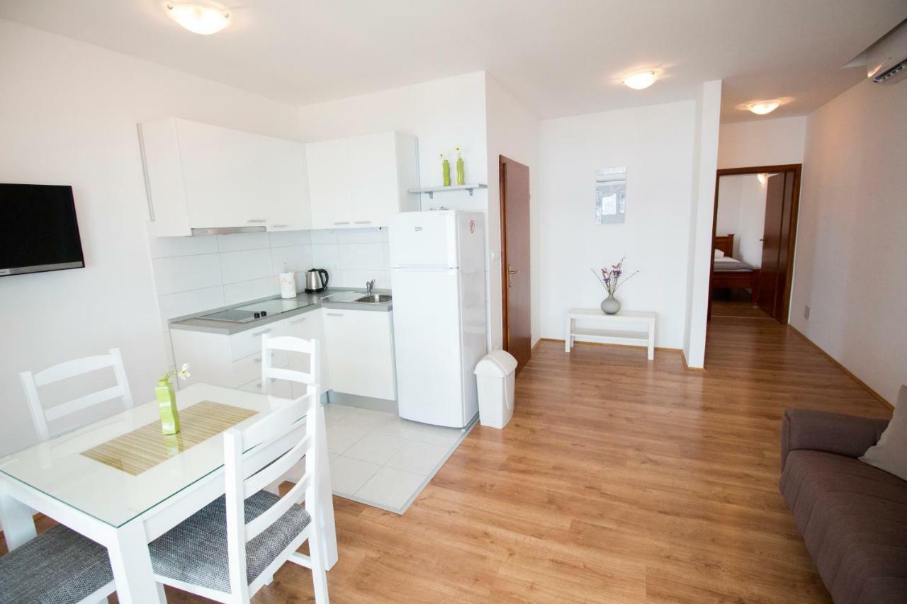 Apartments Liber Lokva Rogoznica Bagian luar foto