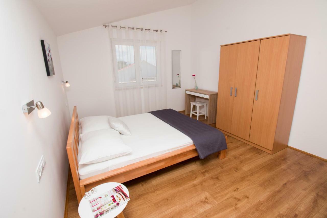 Apartments Liber Lokva Rogoznica Bagian luar foto