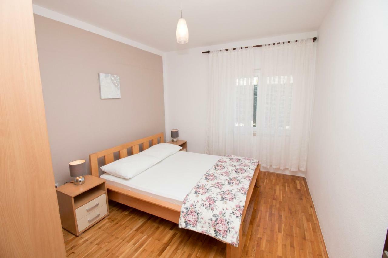 Apartments Liber Lokva Rogoznica Bagian luar foto